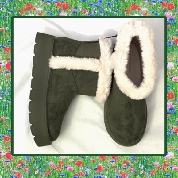 Time and Tru Shoes - 🫒🆕🫒Time & Tru Women’s Mini Faux Fur Cozy Boot In Olive-Size 7